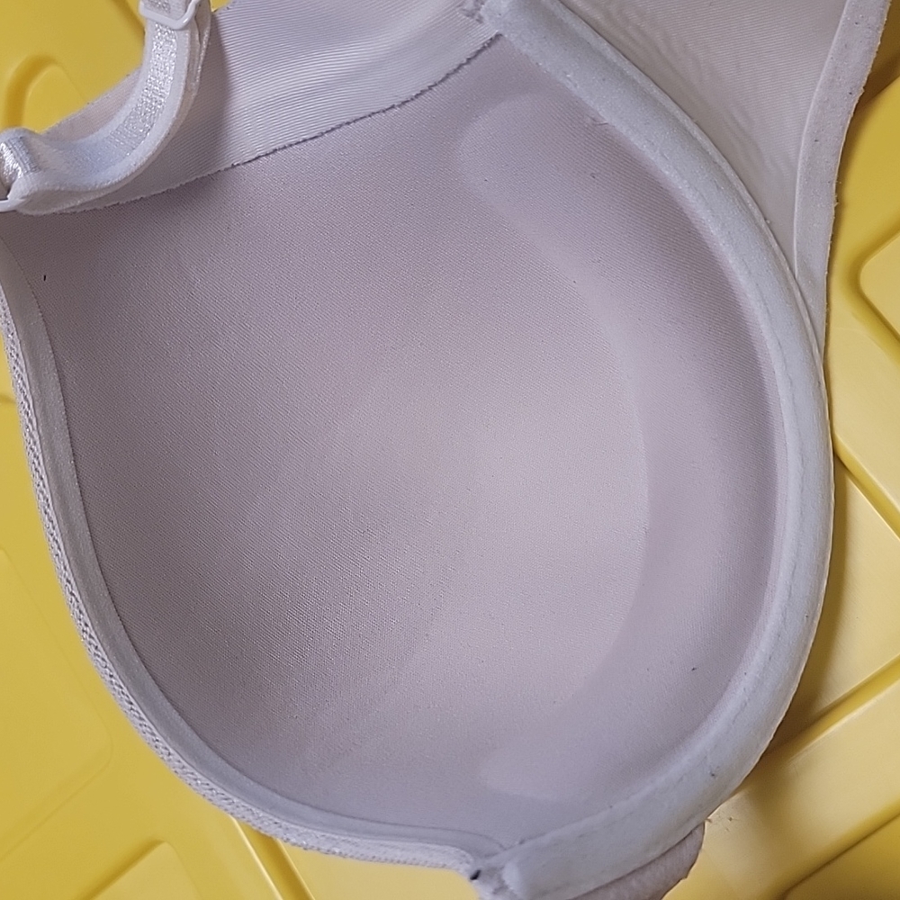 Bra - Picture 3 of 4
